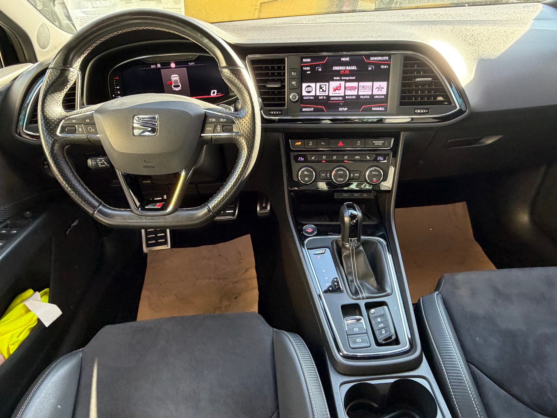 SEAT Leon 2.0 TSI Cupra R DSG-image-1