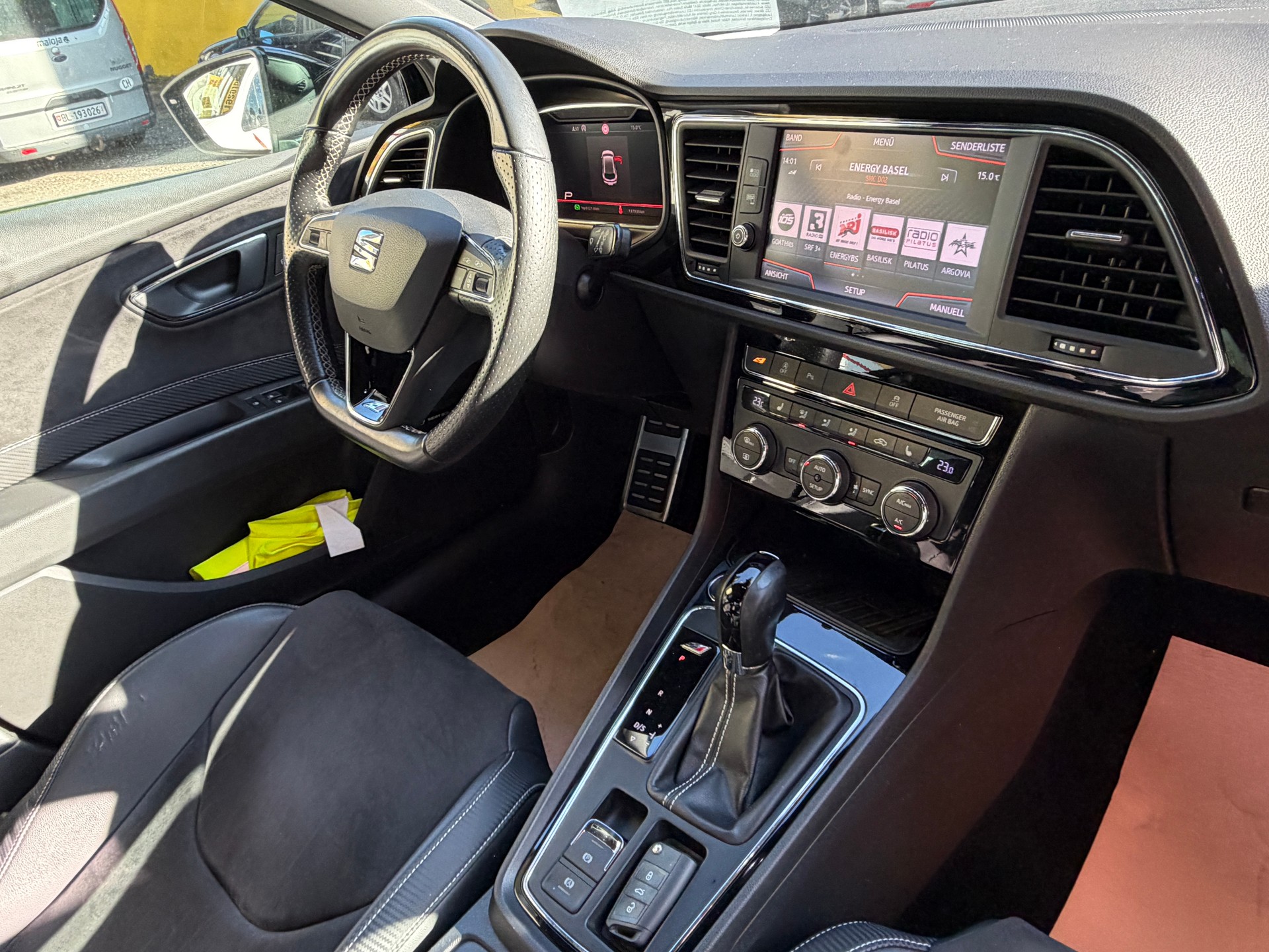 SEAT Leon 2.0 TSI Cupra R DSG-image-19