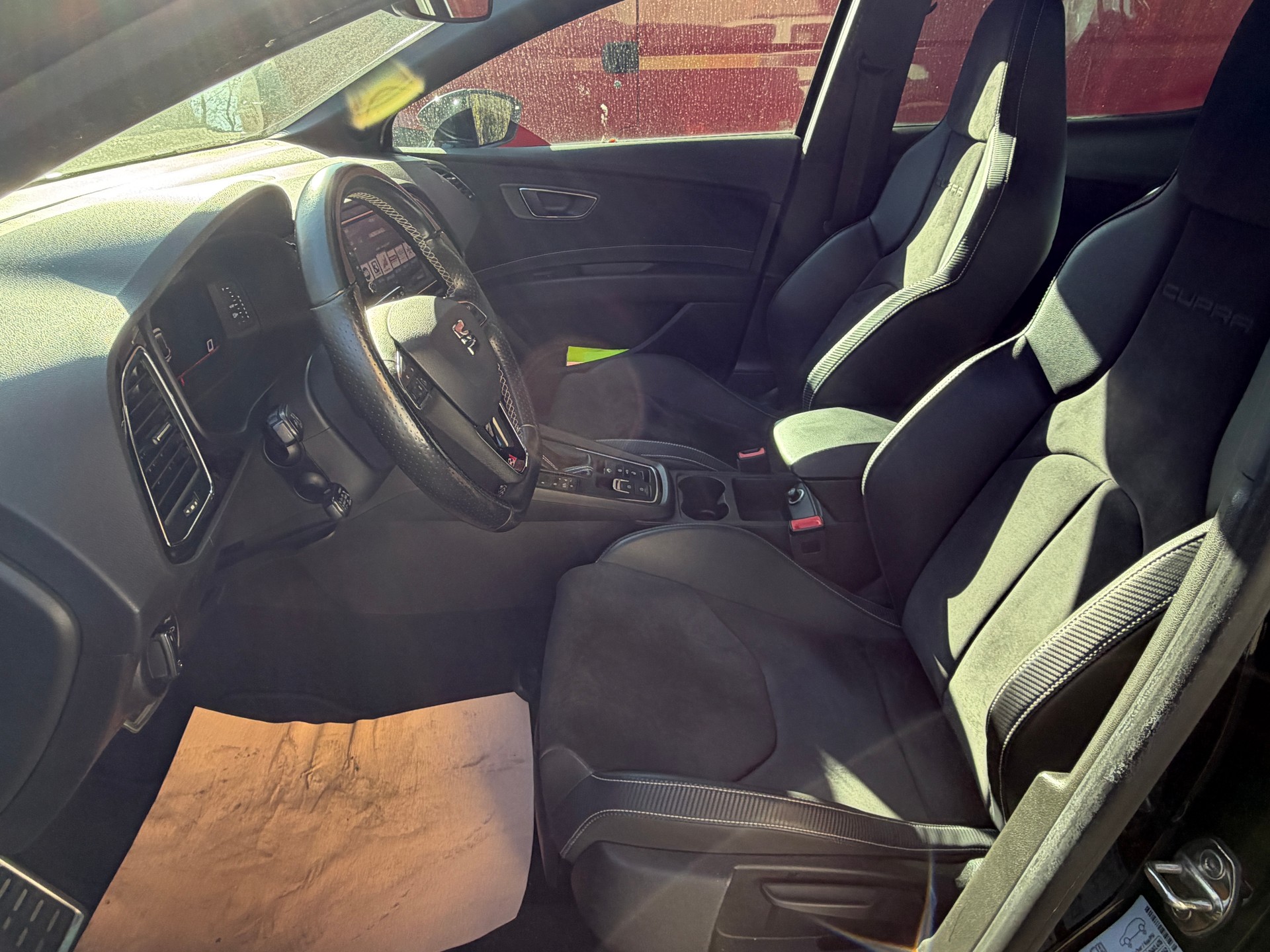 SEAT Leon 2.0 TSI Cupra R DSG-image-3