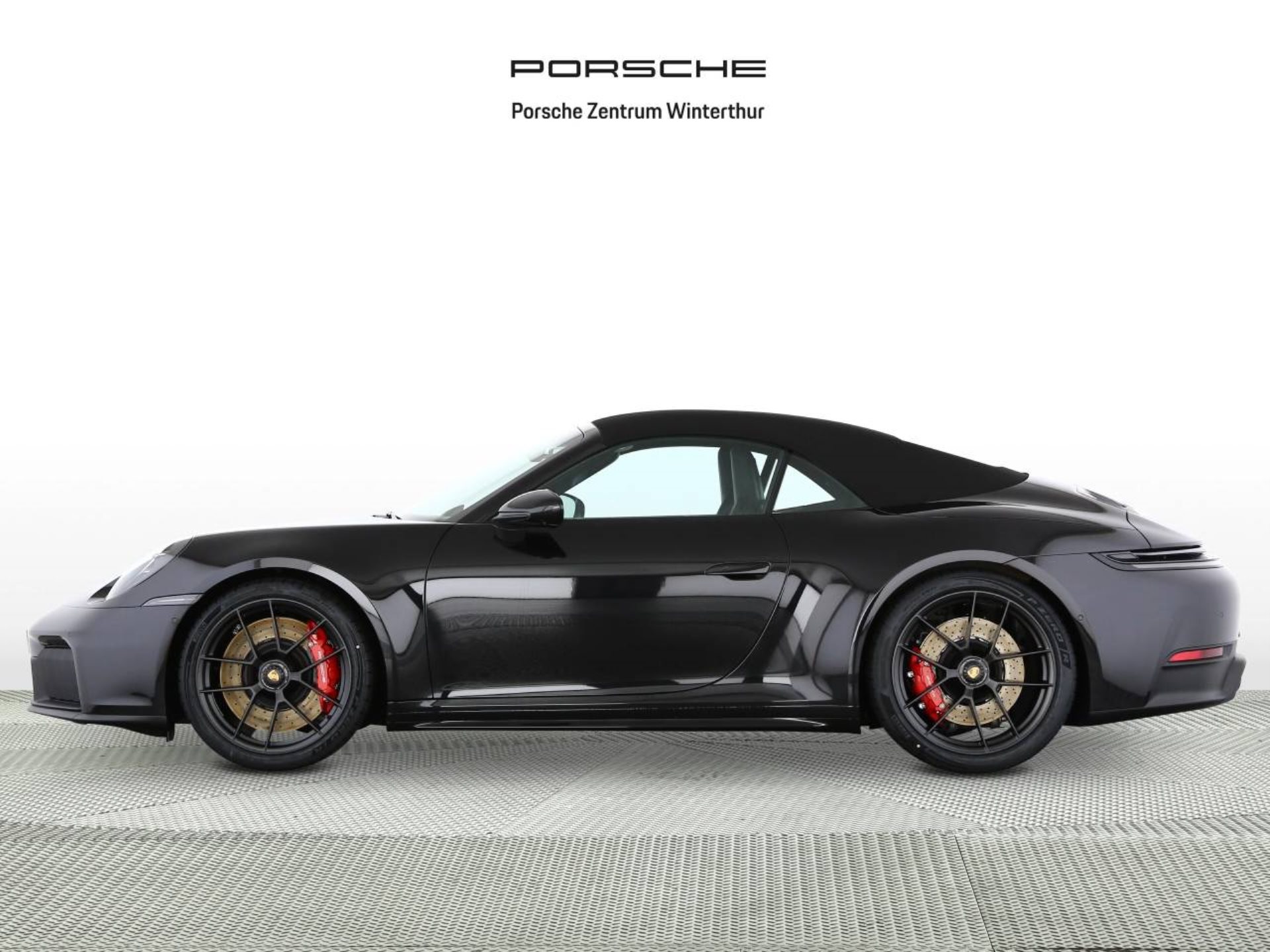 PORSCHE 911 Carrera 4 GTS Cabriolet-image-7