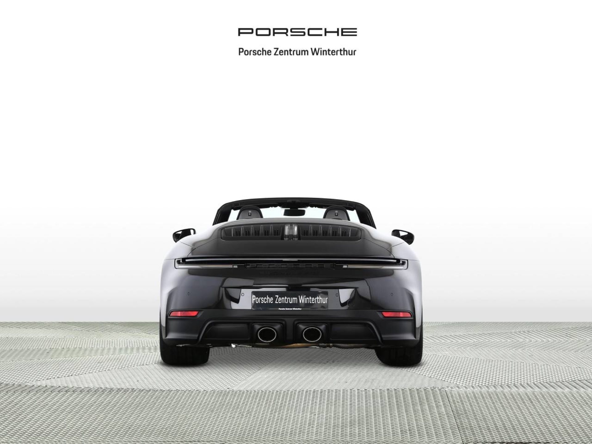 PORSCHE 911 Carrera 4 GTS Cabriolet-image-6