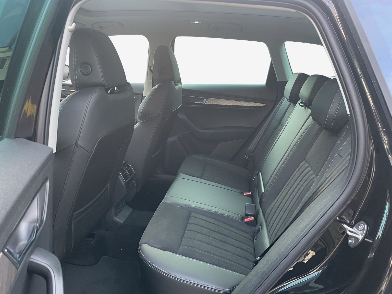 SKODA Karoq 1.5 TSI Dynamic DSG-image-11