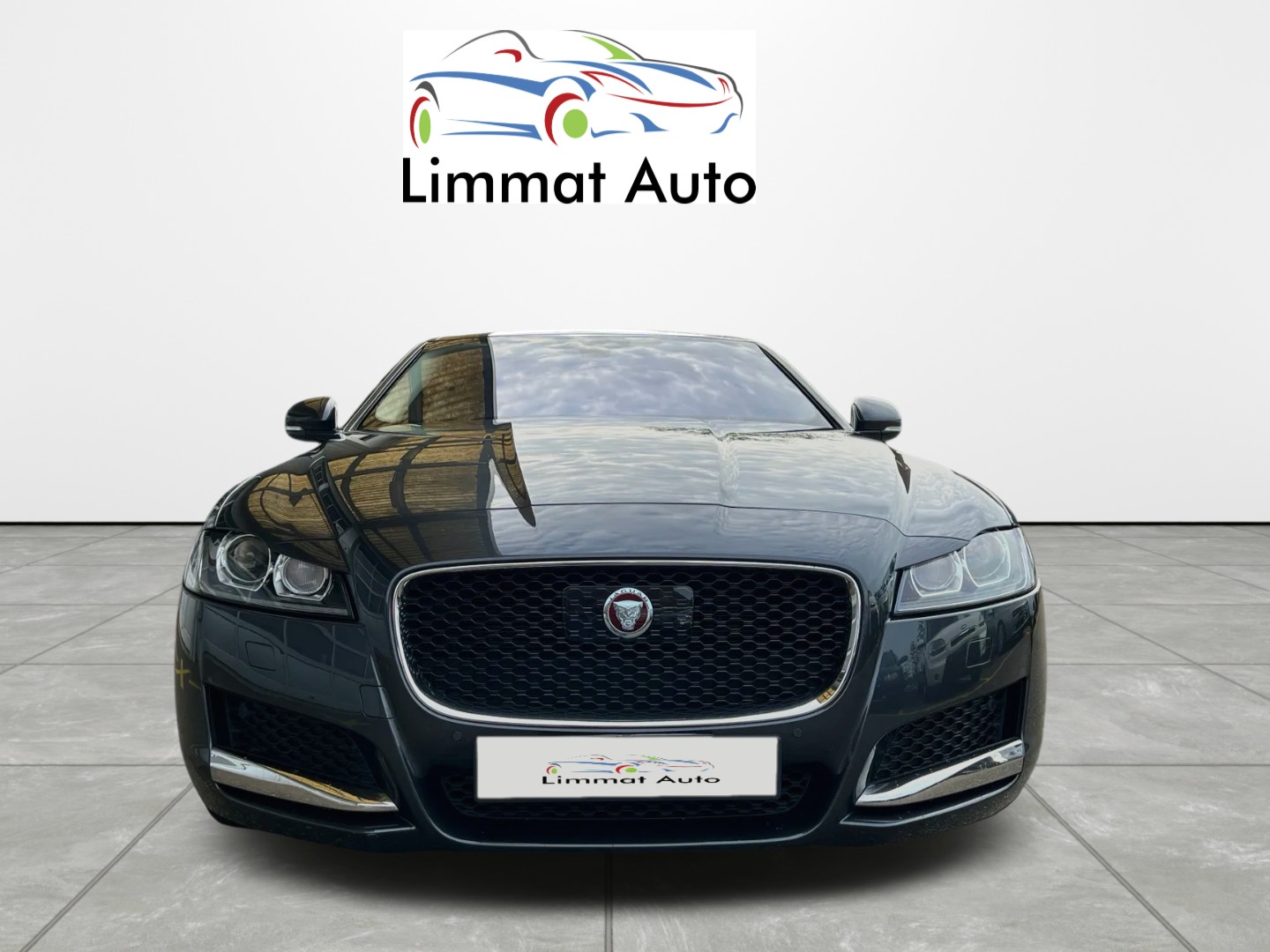 JAGUAR XF 20d Prestige Automatic-image-1