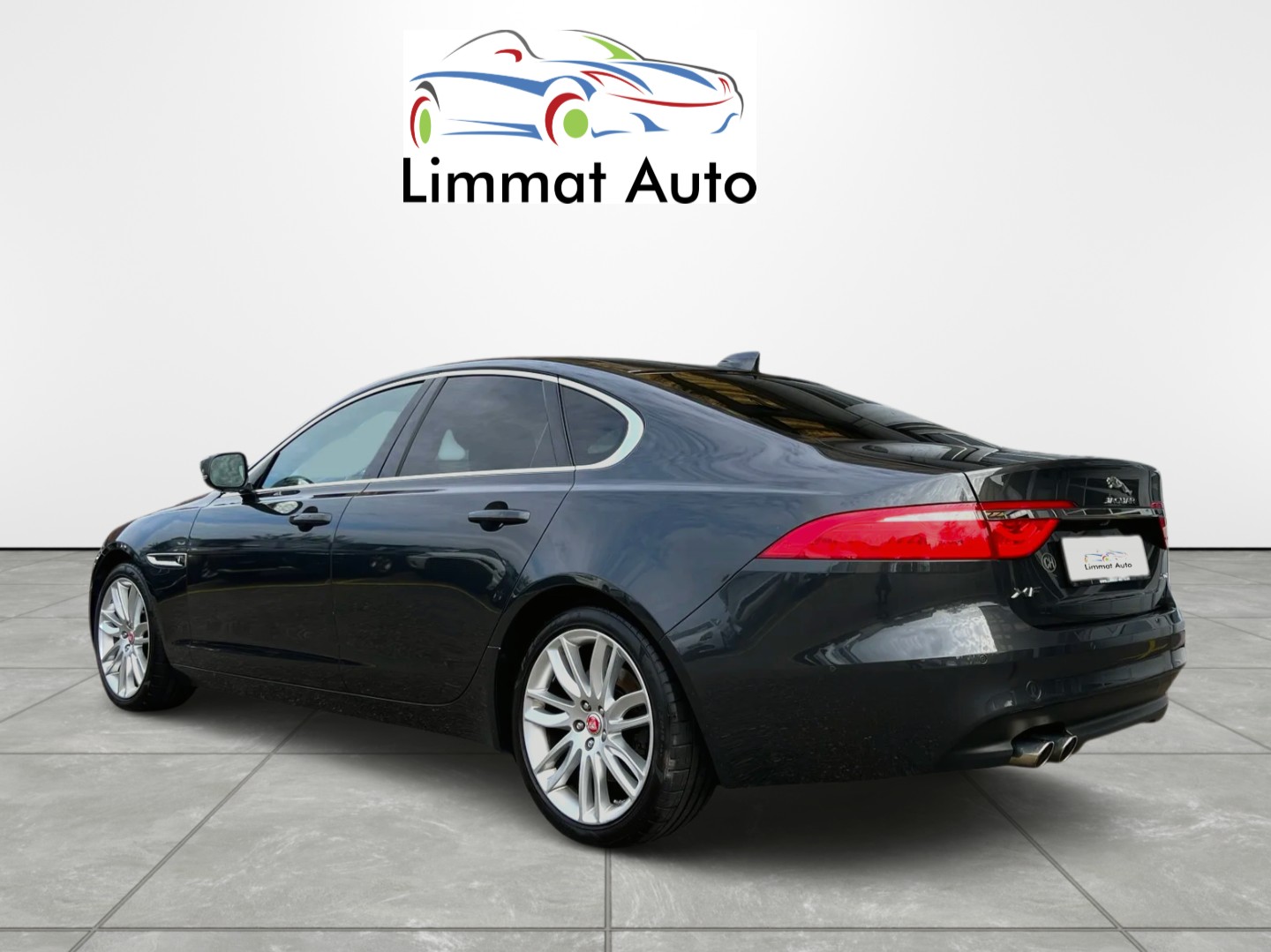 JAGUAR XF 20d Prestige Automatic-image-3