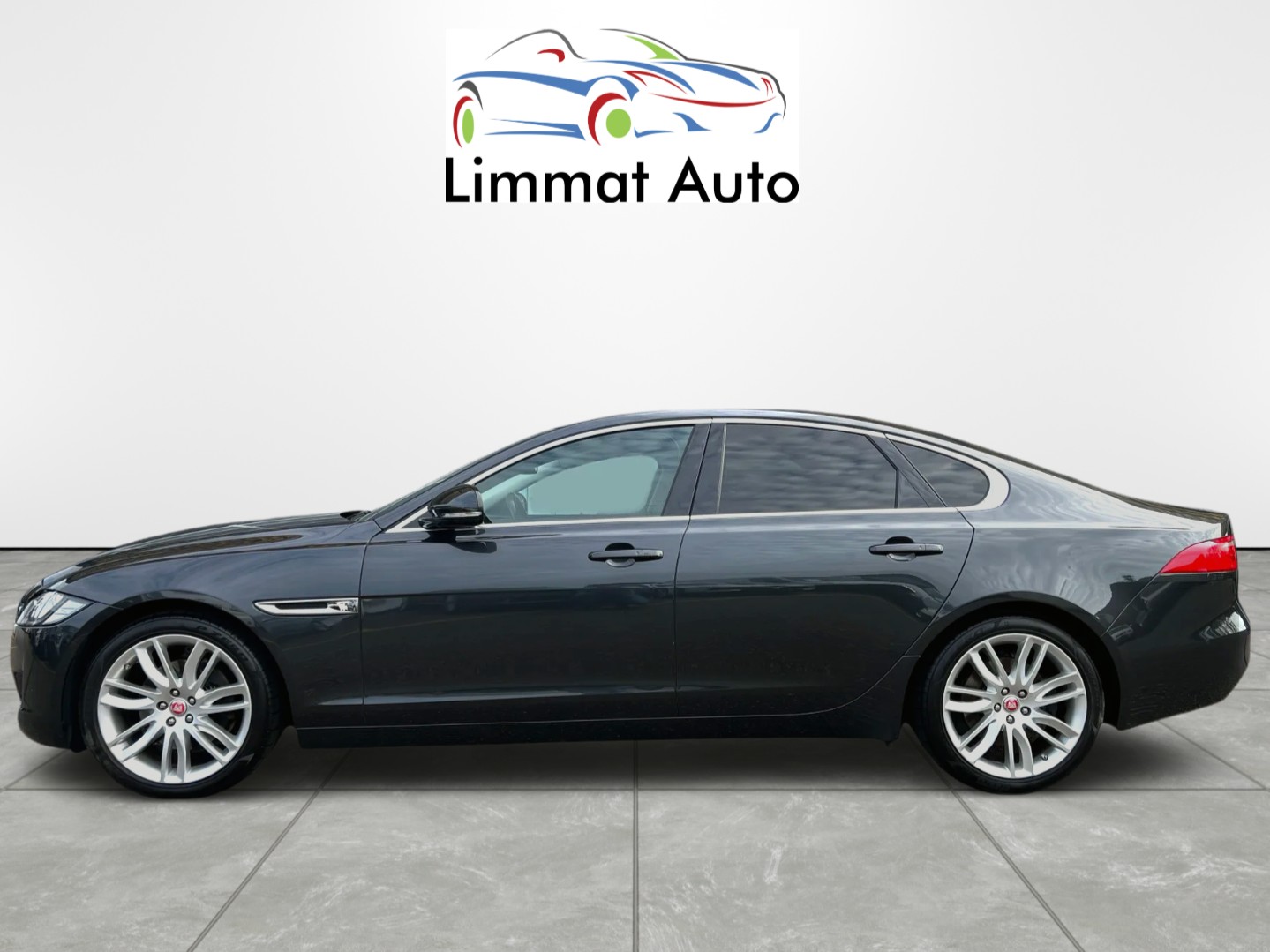 JAGUAR XF 20d Prestige Automatic-image-2