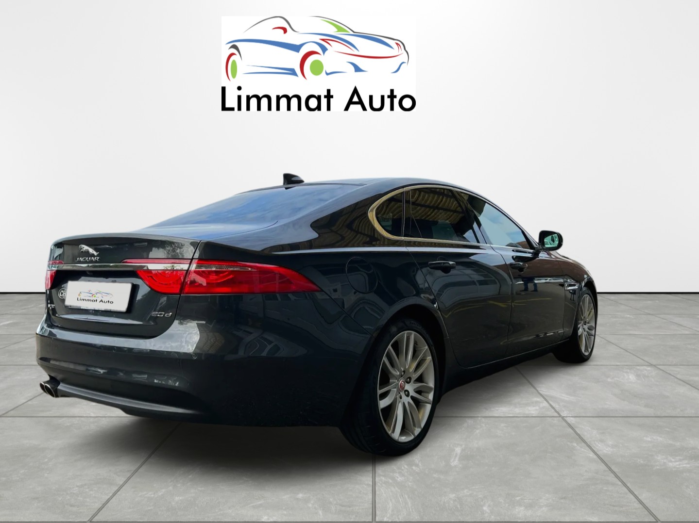 JAGUAR XF 20d Prestige Automatic-image-5