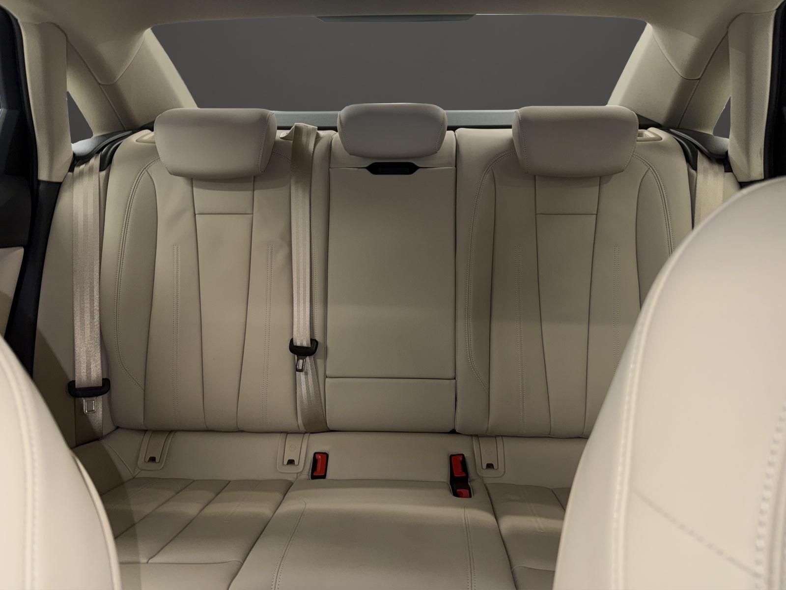 AUDI A4 Limousine 40 TDI advanced quattro S-tronic-image-9