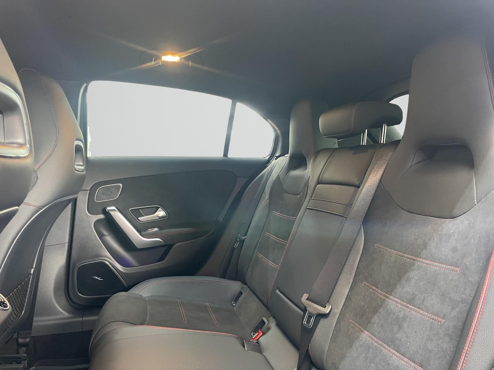 MERCEDES-BENZ A 250 e EQ Star AMG Line-image-7