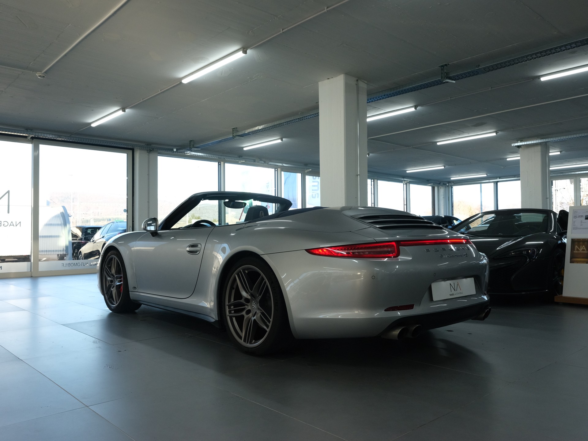 PORSCHE 911 Cabrio Carrera 4S-image-4