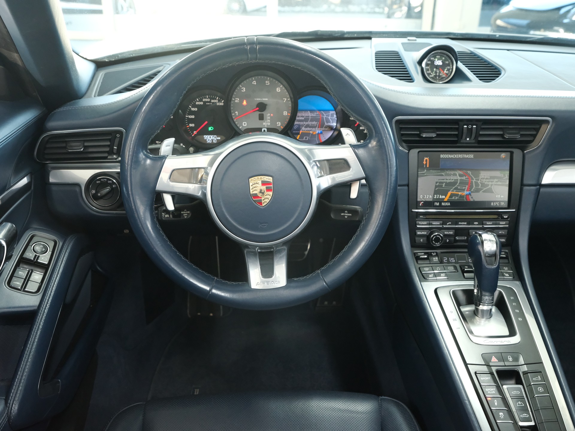PORSCHE 911 Cabrio Carrera 4S-image-12