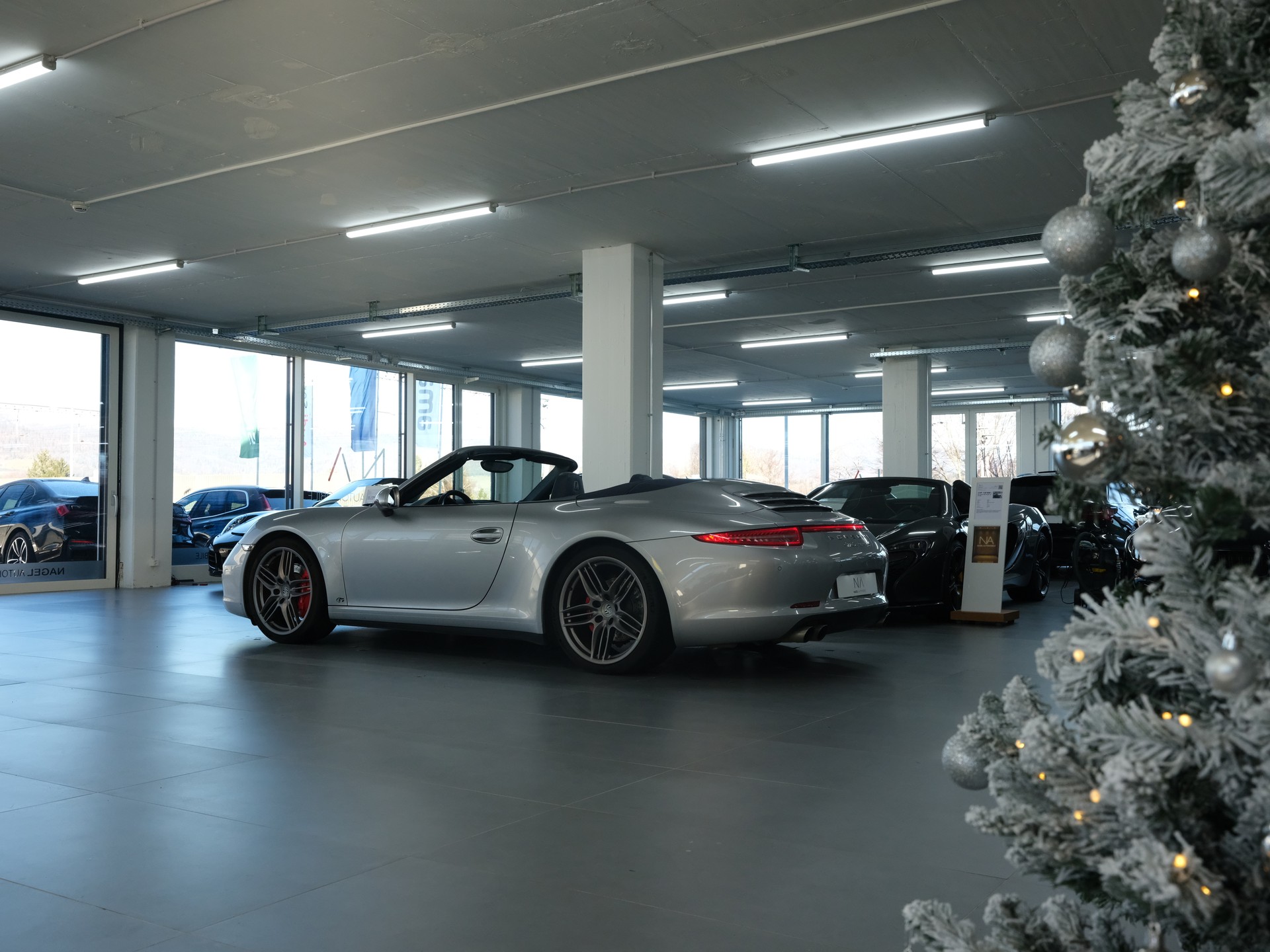PORSCHE 911 Cabrio Carrera 4S-image-5
