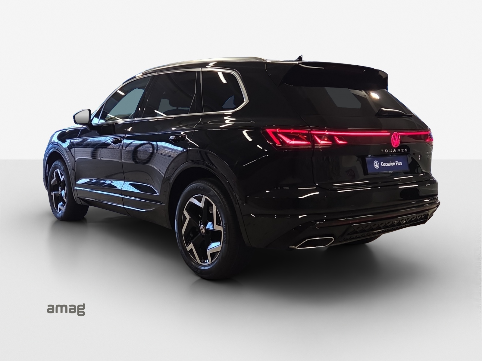 VW Touareg 3.0 TDI R-Line Tiptronic-image-2