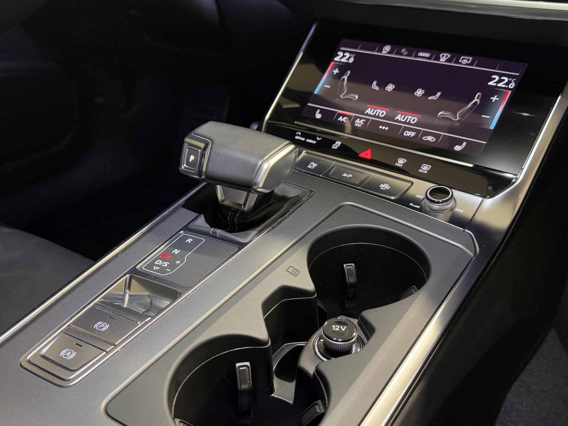 AUDI A6 Avant 40 TDI advanced quattro S-tronic-image-8