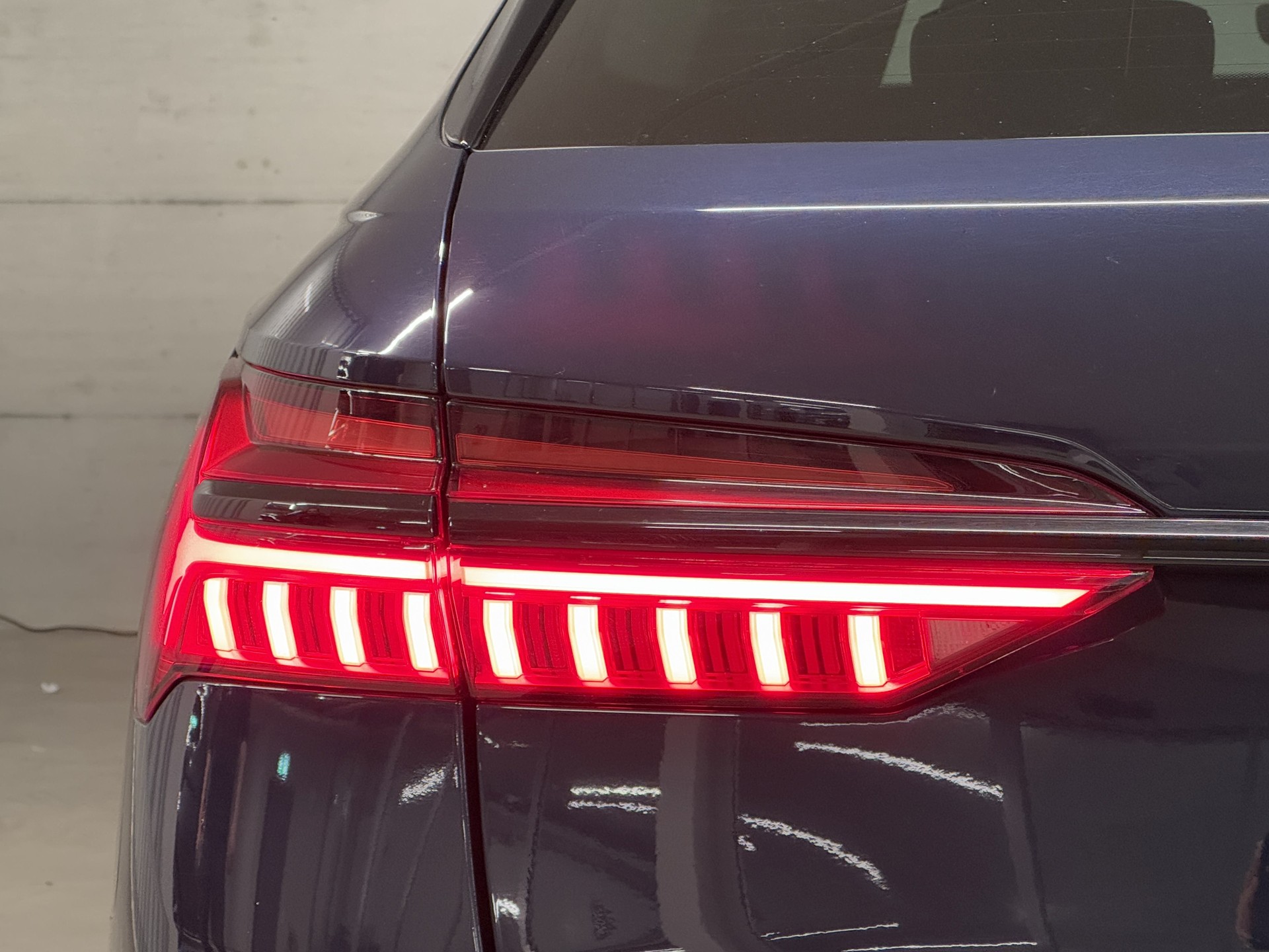 AUDI A6 Avant 40 TDI advanced quattro S-tronic-image-4
