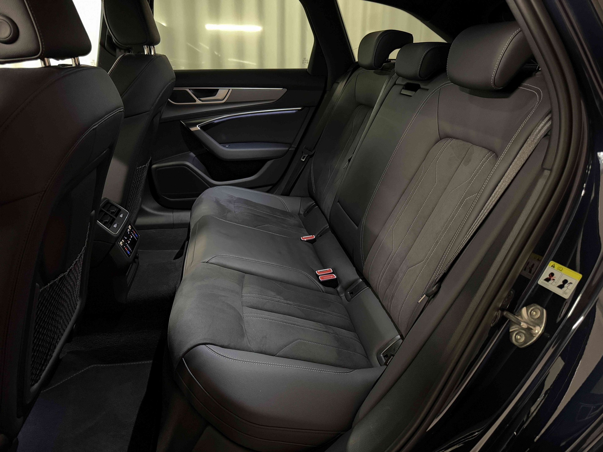 AUDI A6 Avant 40 TDI advanced quattro S-tronic-image-12