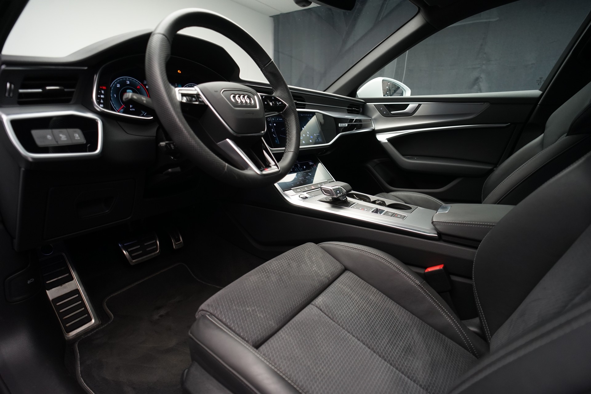 AUDI A6 Avant 45 TDI Sport quattro tiptronic *Panorama* *S-Line*-image-13
