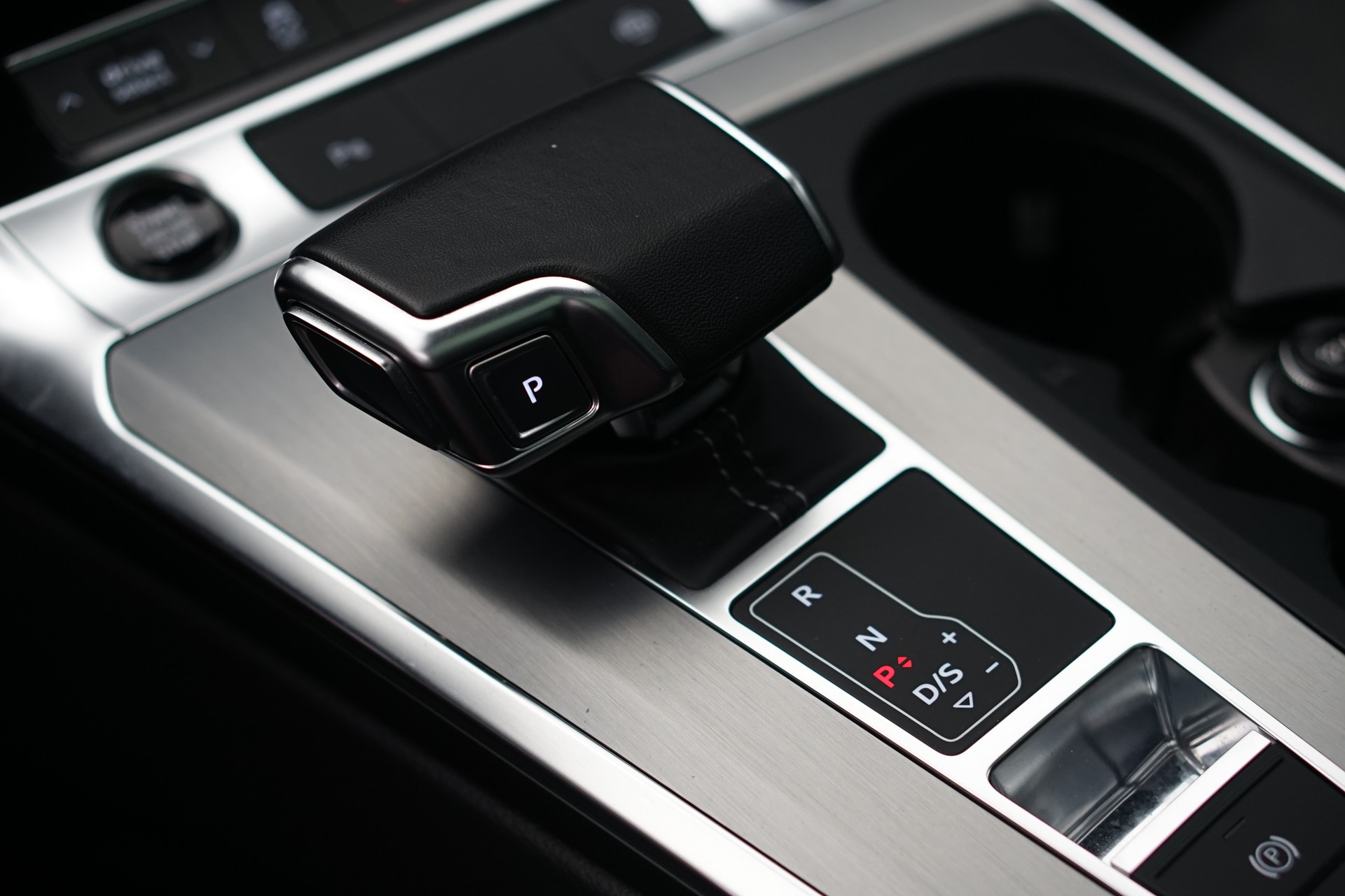 AUDI A6 Avant 45 TDI Sport quattro tiptronic *Panorama* *S-Line*-image-27