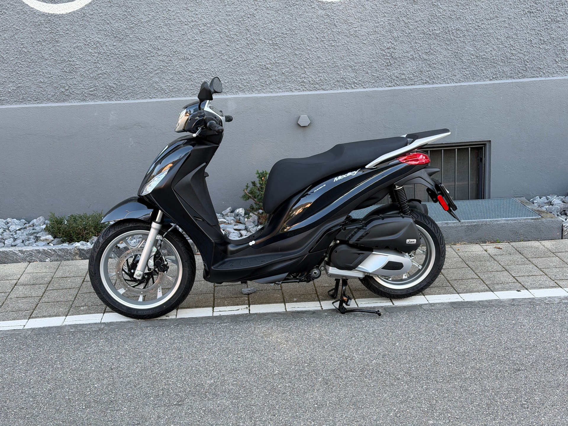 PIAGGIO Medley 200 E5+-showroom-element-3