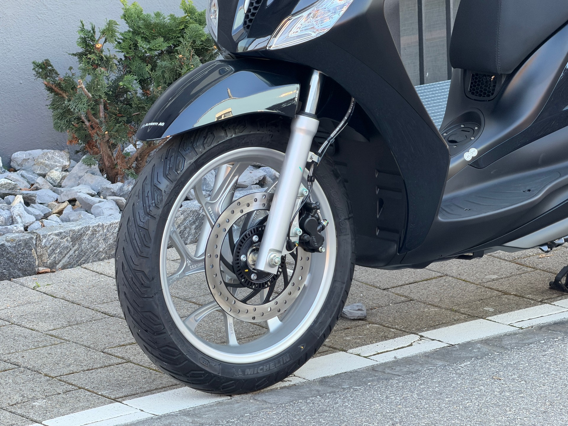 PIAGGIO Medley 200 E5+-showroom-element-2