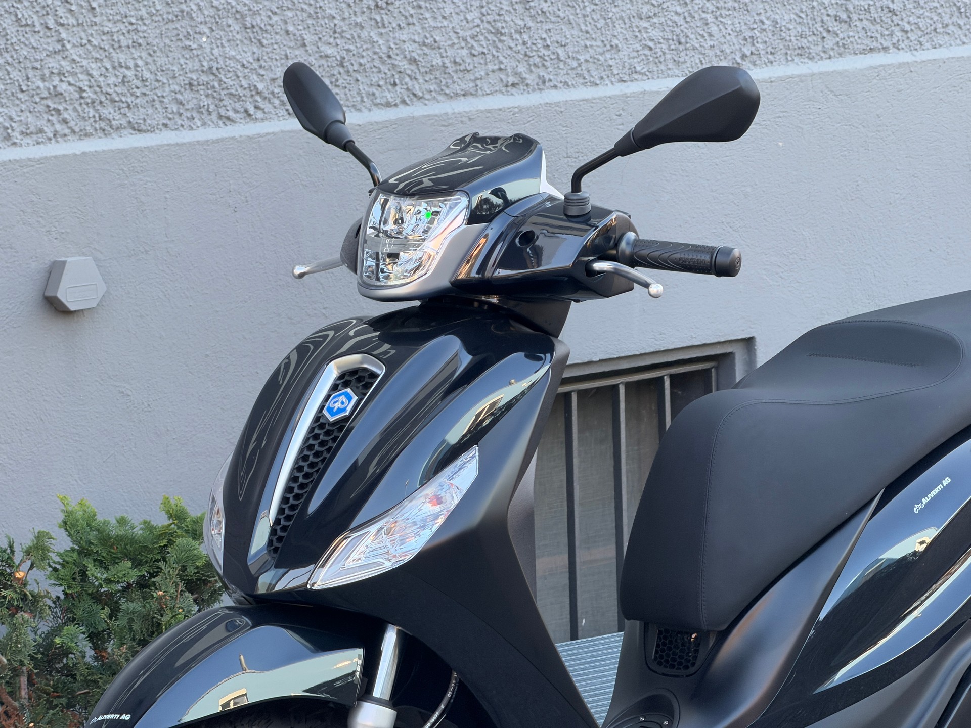 PIAGGIO Medley 200 E5+-showroom-element-1