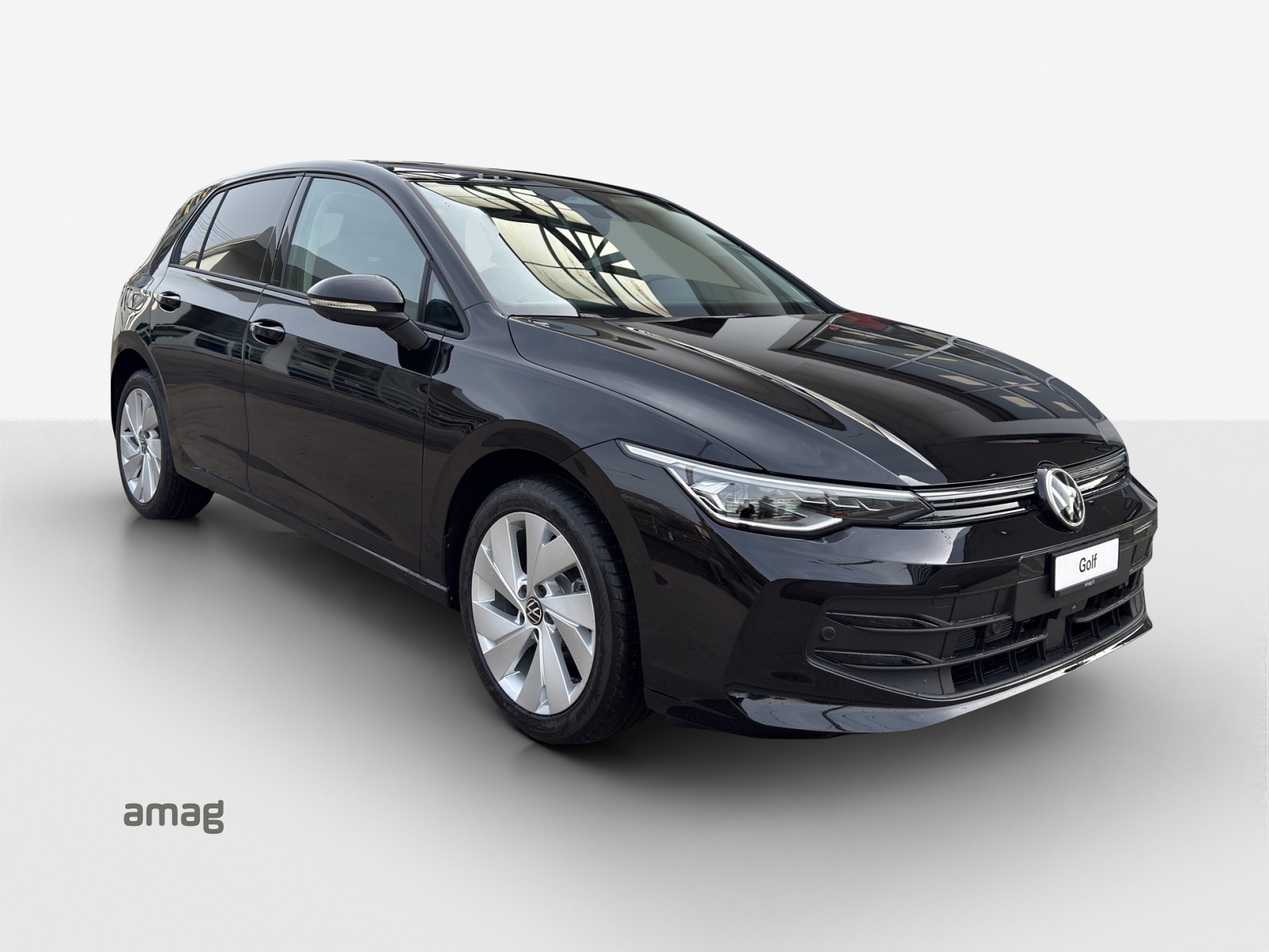 VW Golf 1.5 TSI PHEV Life-image-5