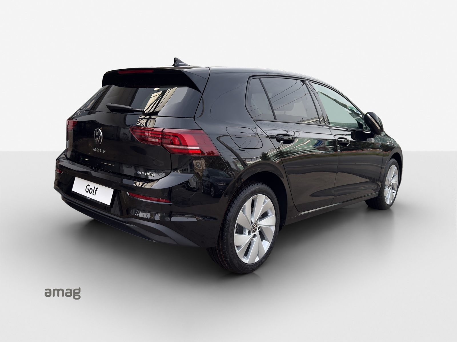 VW Golf 1.5 TSI PHEV Life-image-4