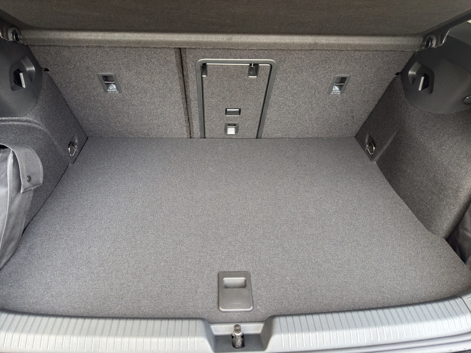 VW Golf 1.5 TSI PHEV Life-image-12