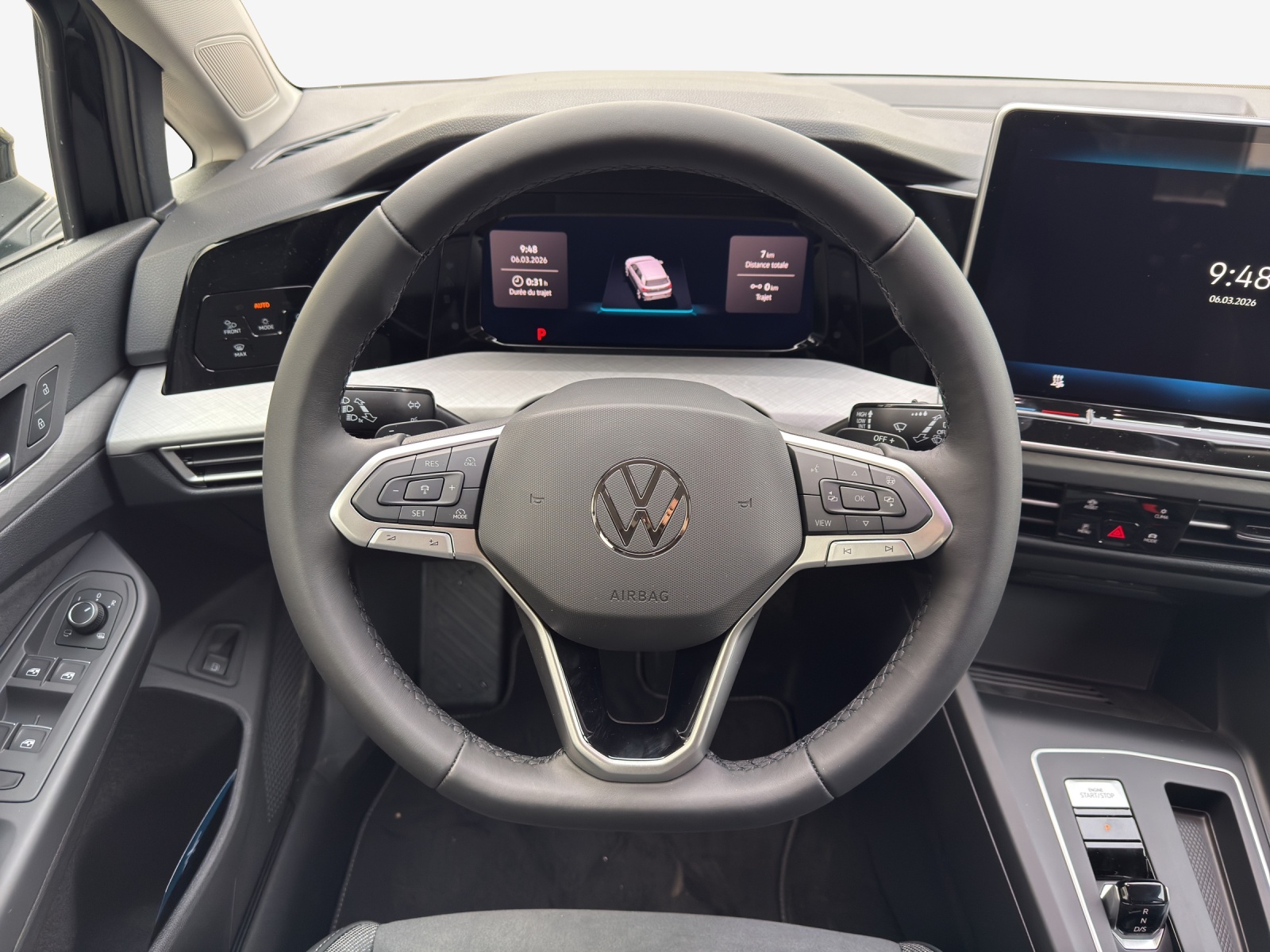 VW Golf 1.5 TSI PHEV Life-image-9