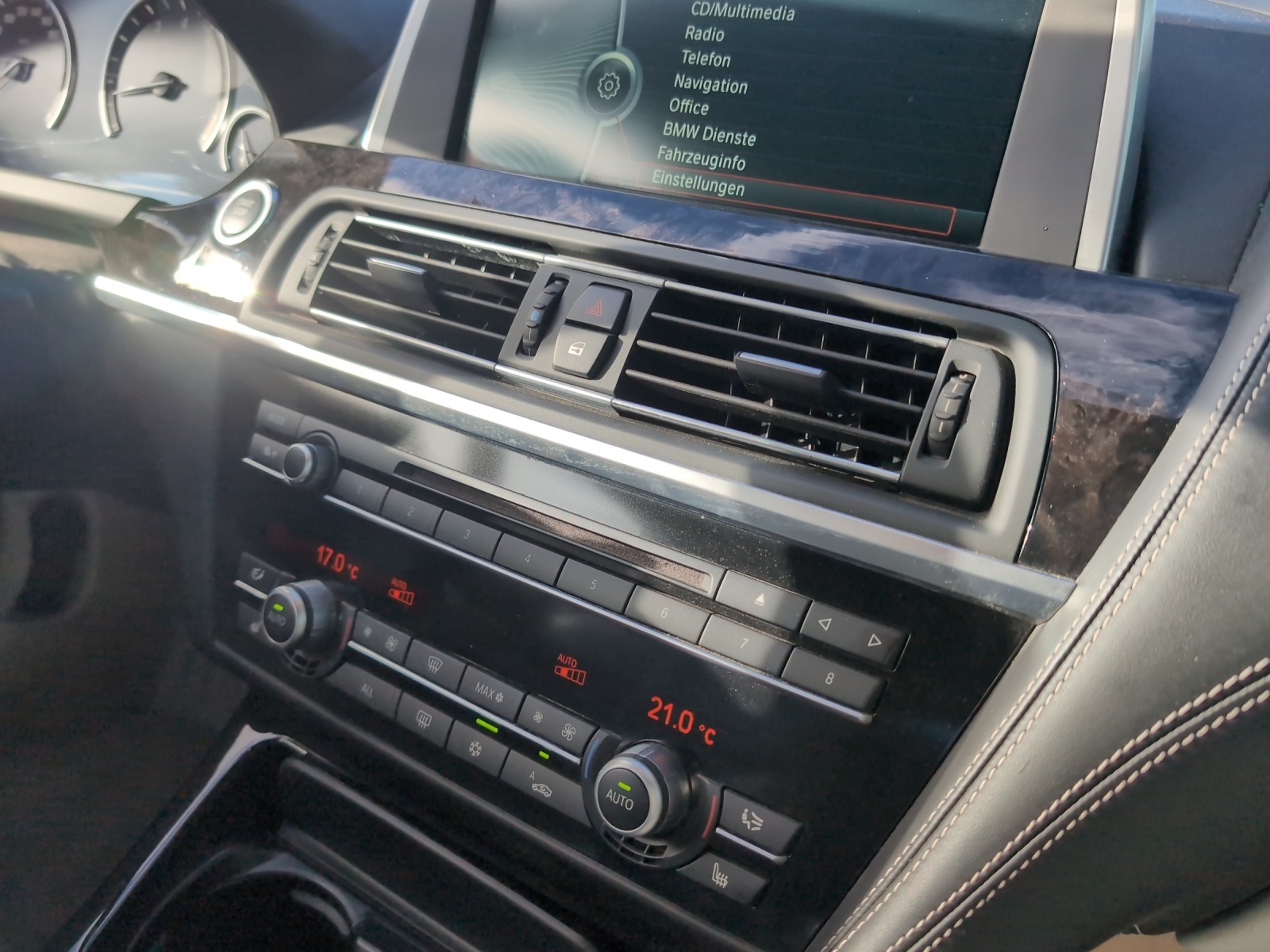 BMW 650i Cabrio-image-19