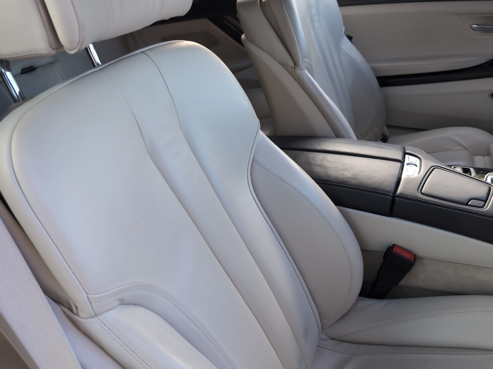 BMW 650i Cabrio-image-15