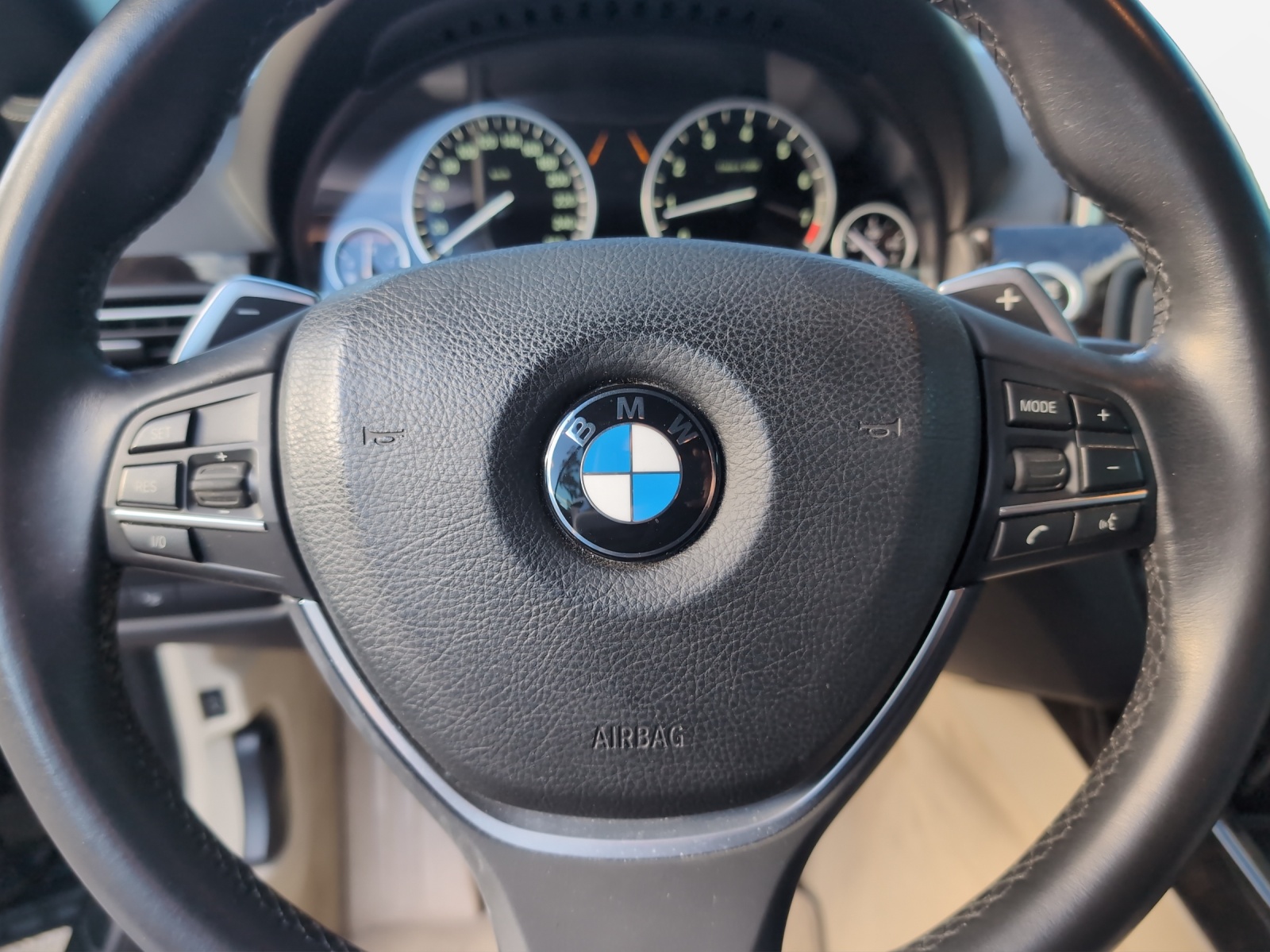 BMW 650i Cabrio-image-5