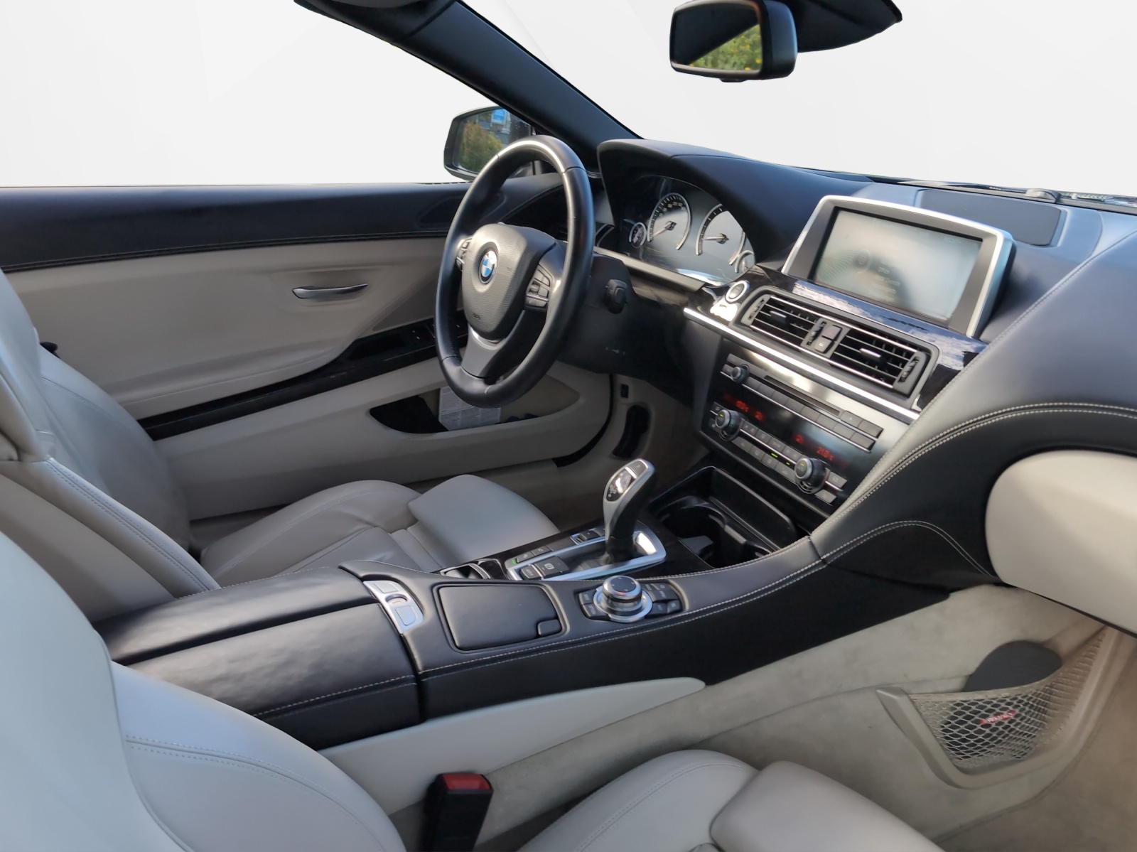 BMW 650i Cabrio-image-17