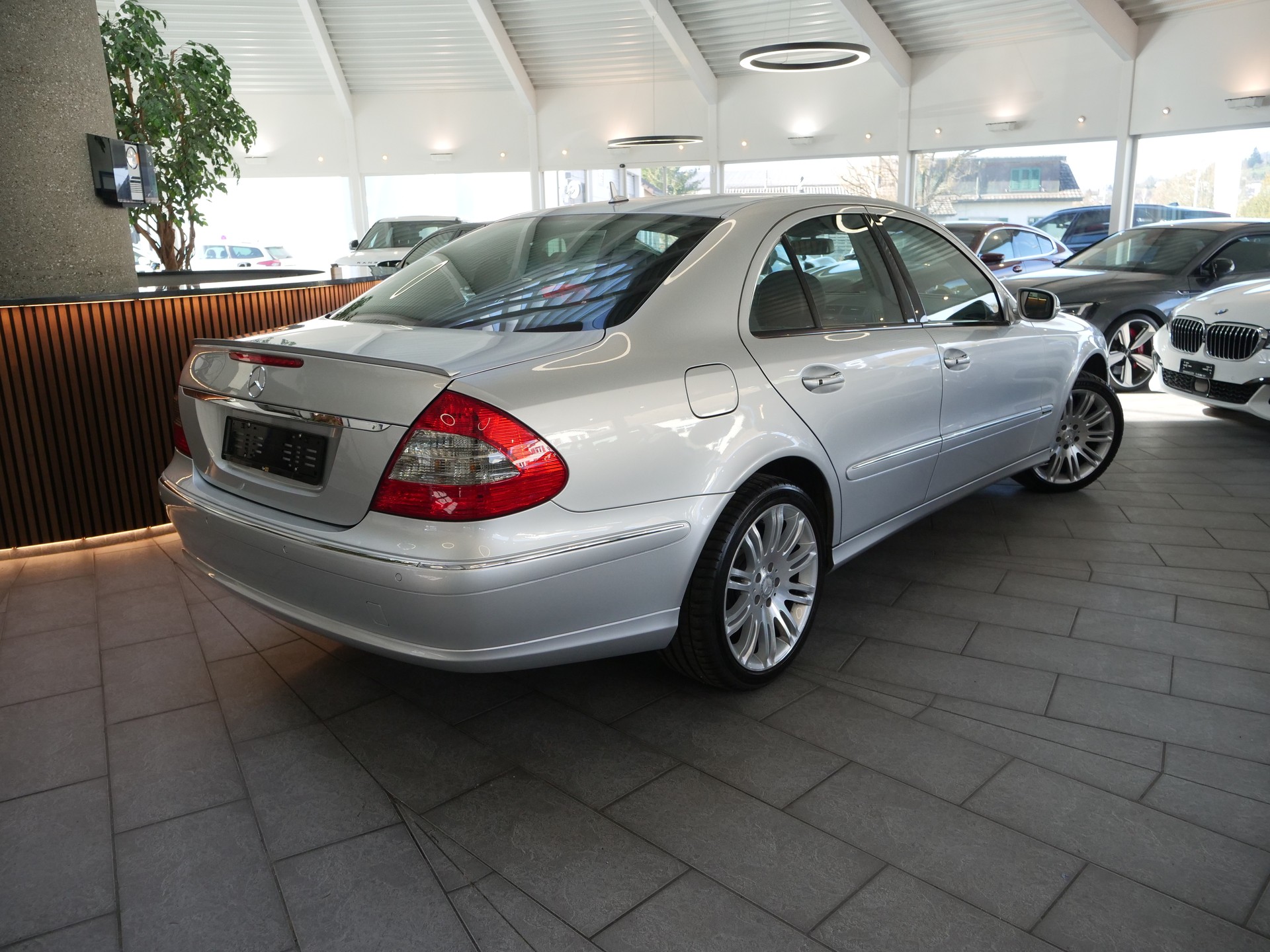 MERCEDES-BENZ E 320 CDI Elégance 4Matic Automatic-showroom-element-1