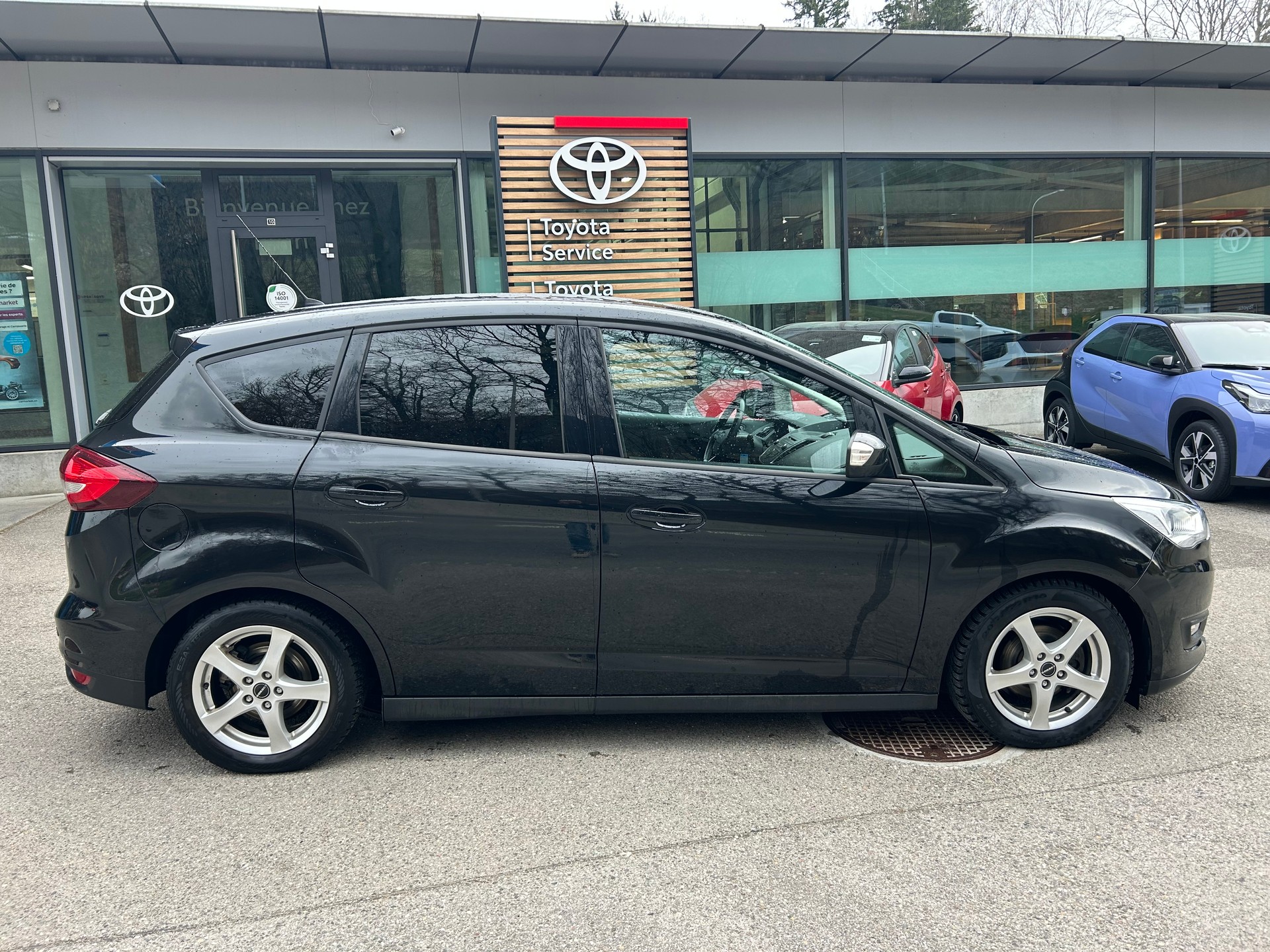 FORD C-Max 1.0 SCTi Titanium-image-0