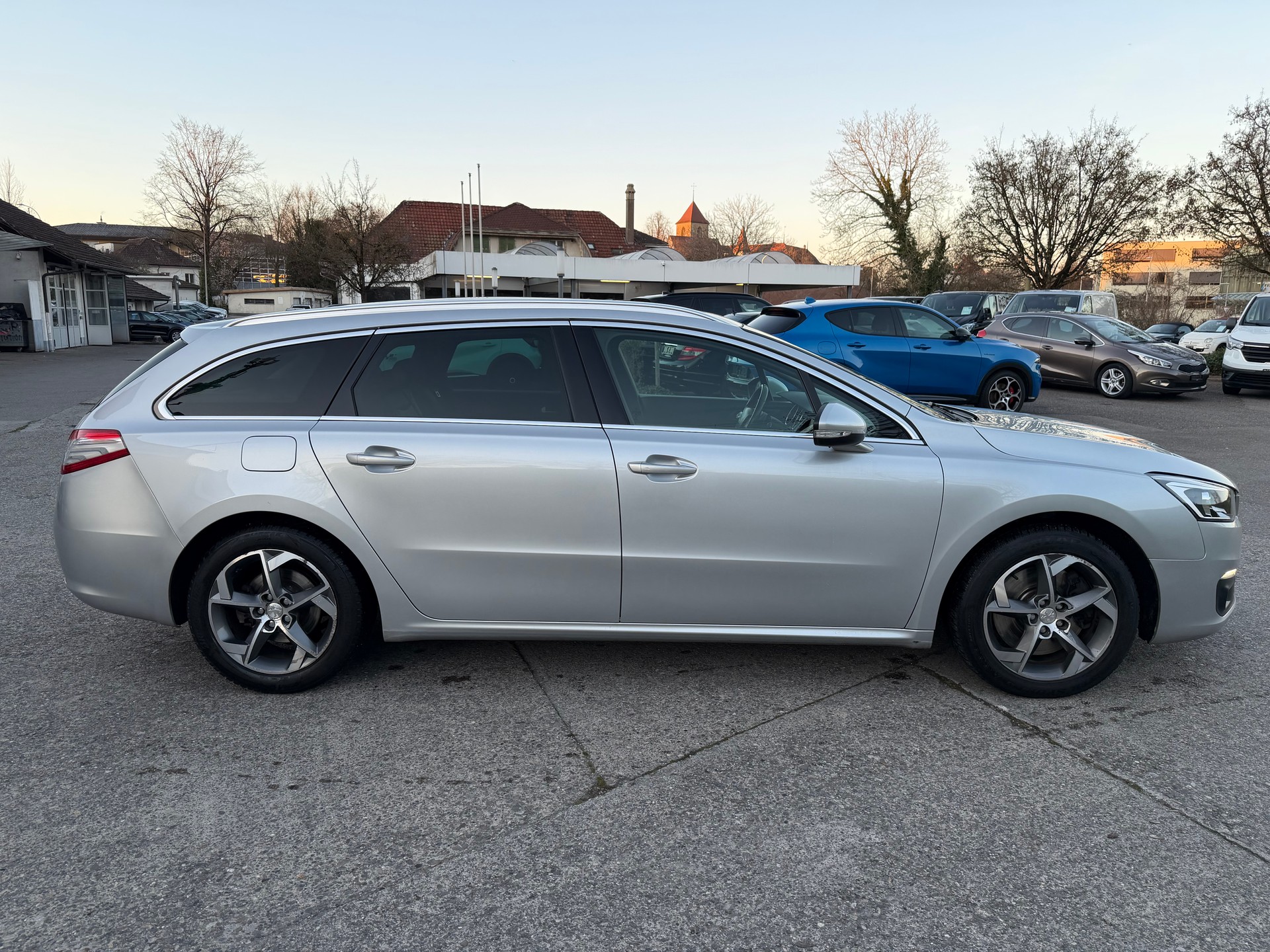 PEUGEOT 508 SW 2.0 BlueHDi Allure Automatic-image-5