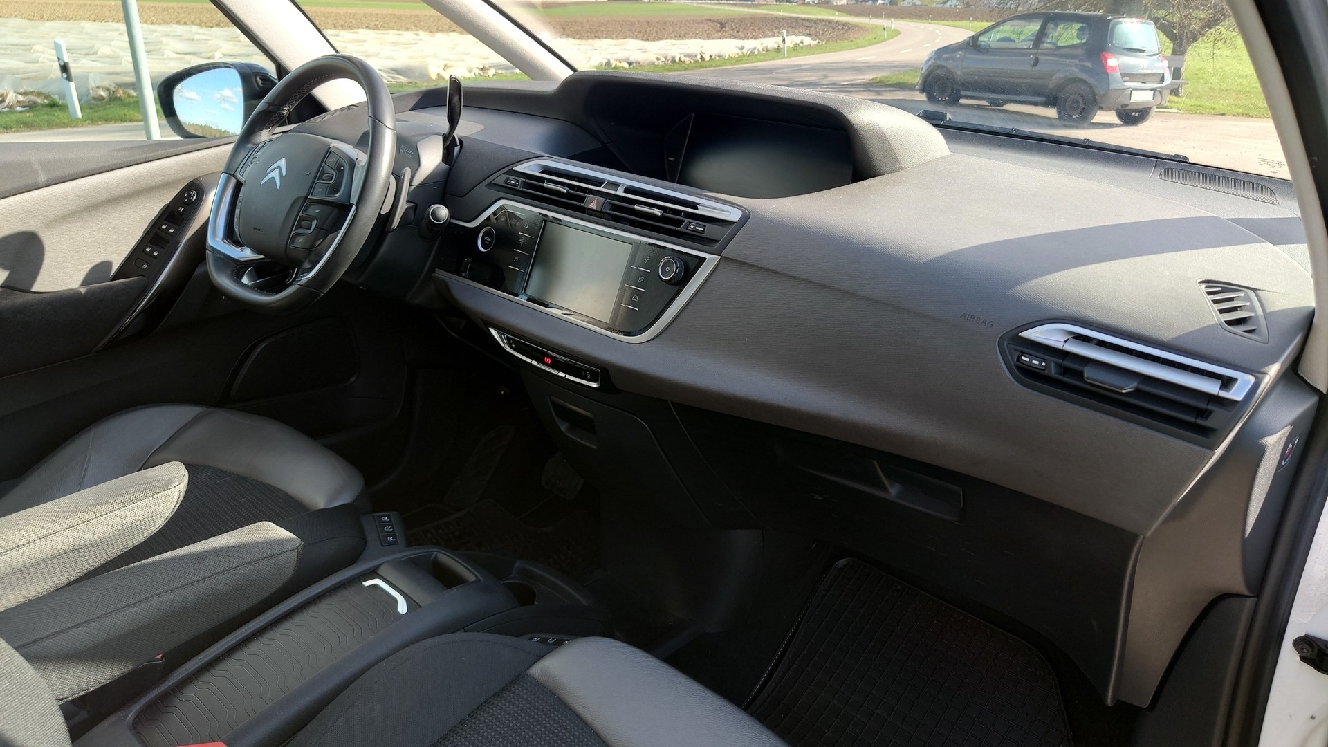 CITROEN C4 Spacetourer 1.5 BlueHDi Shine EAT8-image-8