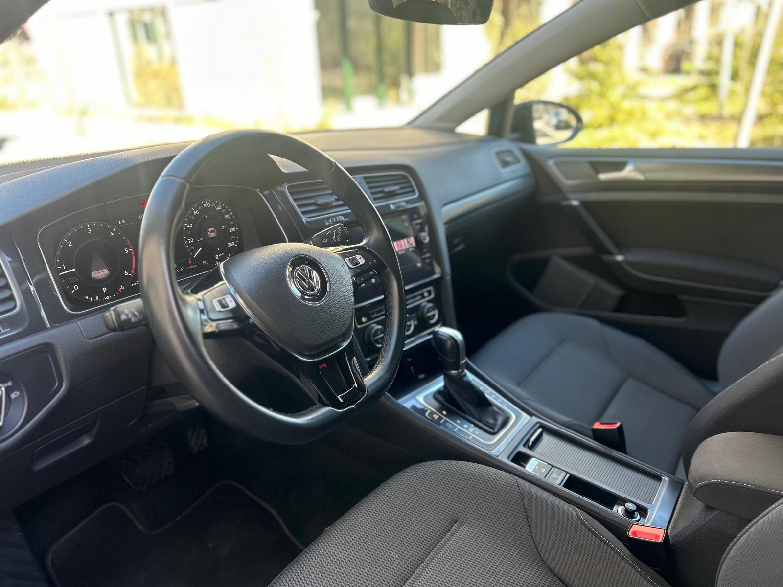 VW Golf Variant 2.0 TDI Comfortline 4Motion DSG-image-8