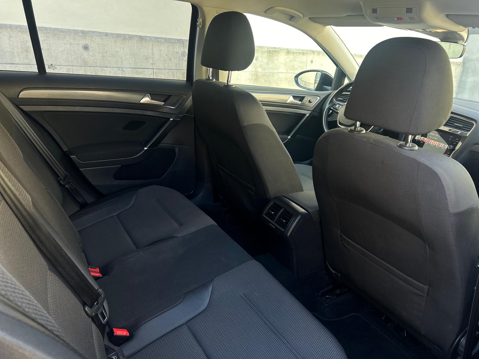 VW Golf Variant 2.0 TDI Comfortline 4Motion DSG-image-10