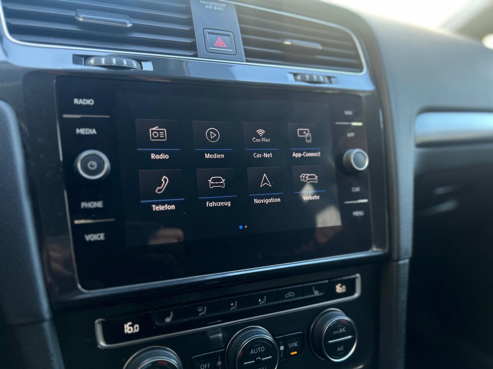 VW Golf Variant 2.0 TDI Comfortline 4Motion DSG-image-19