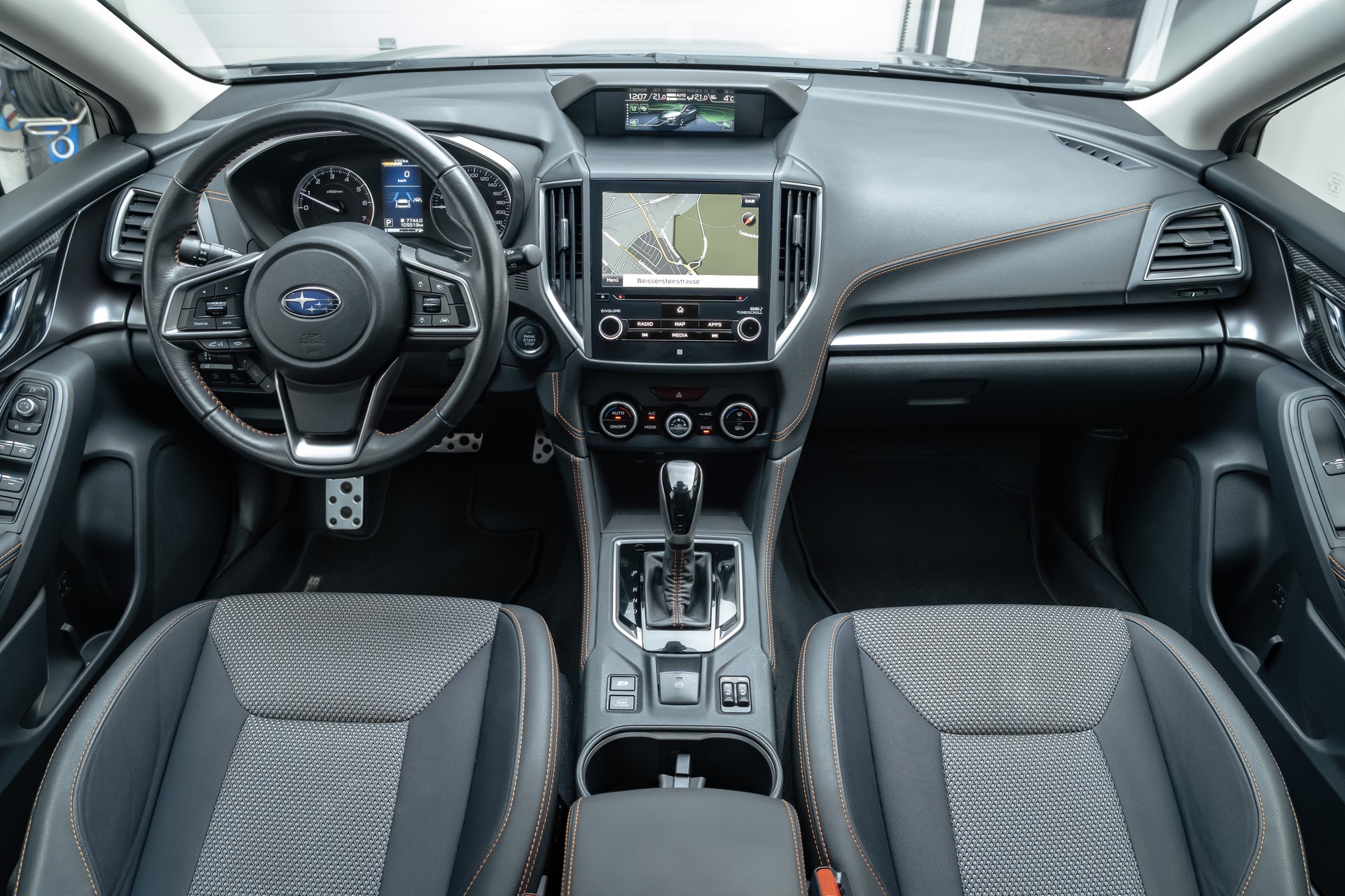 SUBARU XV 2.0 Swiss Plus AWD Lineartronic-image-6