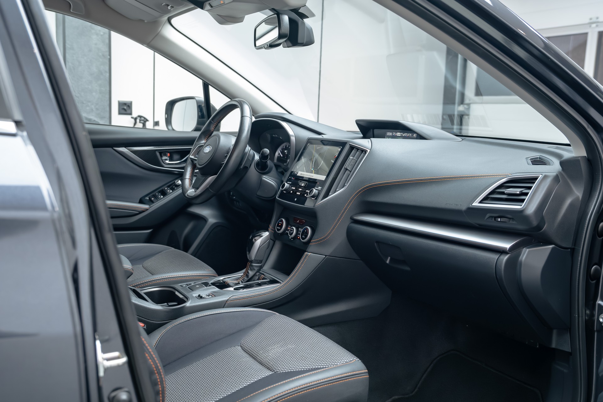 SUBARU XV 2.0 Swiss Plus AWD Lineartronic-image-7