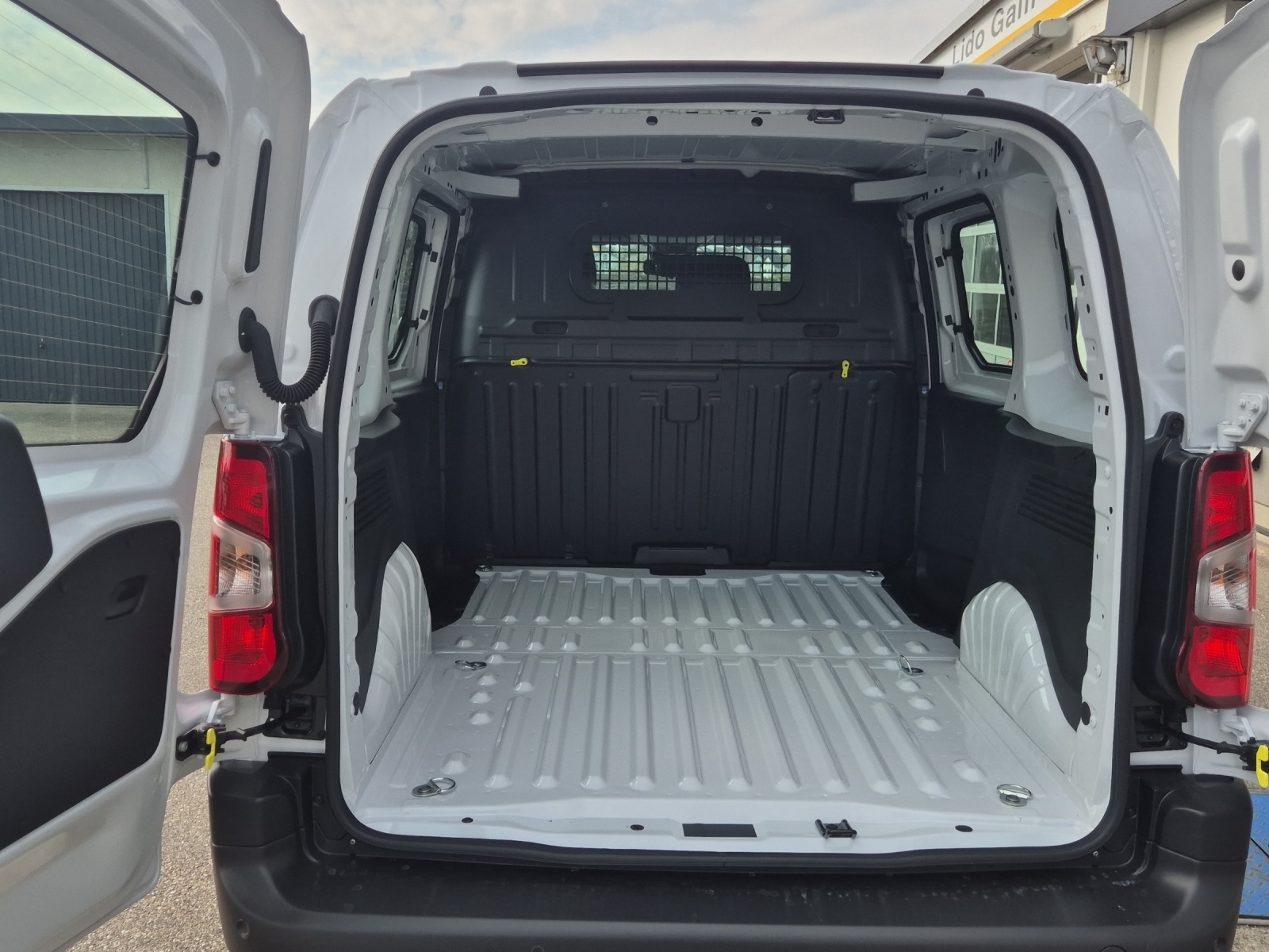 FIAT Doblo Kaw. L1 1.2 PureTech Easy Pro-image-7