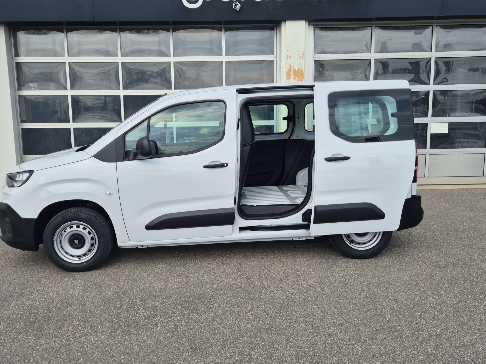 FIAT Doblo Kaw. L1 1.2 PureTech Easy Pro-image-5