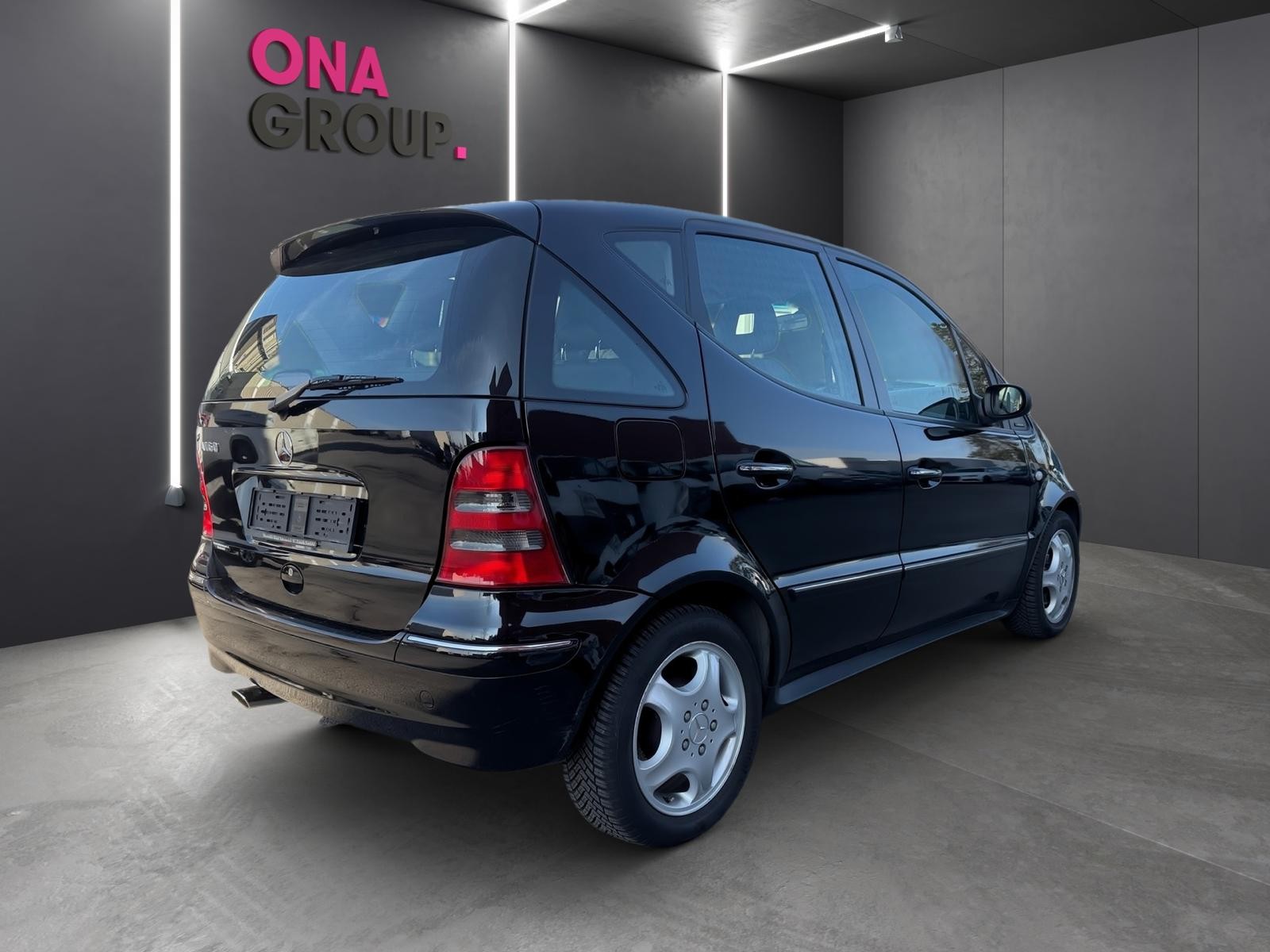 MERCEDES-BENZ A 160 Avantgarde-image-5