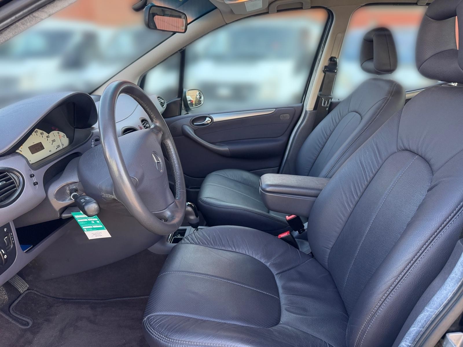 MERCEDES-BENZ A 160 Avantgarde-image-6
