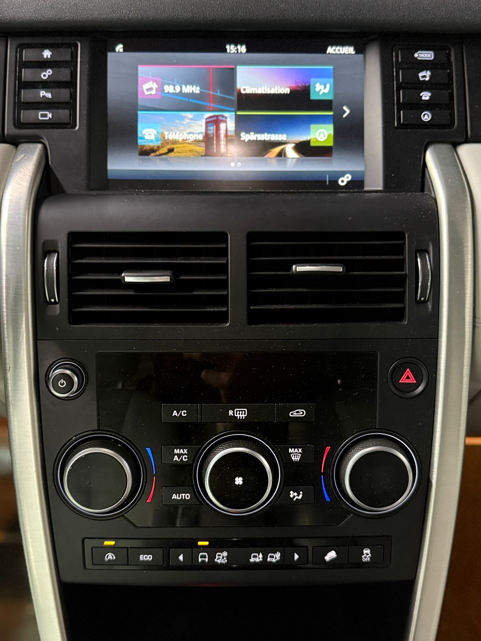 LAND ROVER Discovery Sport 2.0 TD4 HSE AT9-image-14