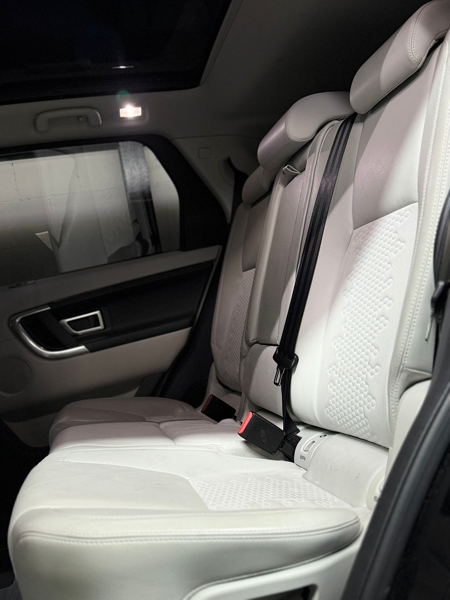 LAND ROVER Discovery Sport 2.0 TD4 HSE AT9-image-12