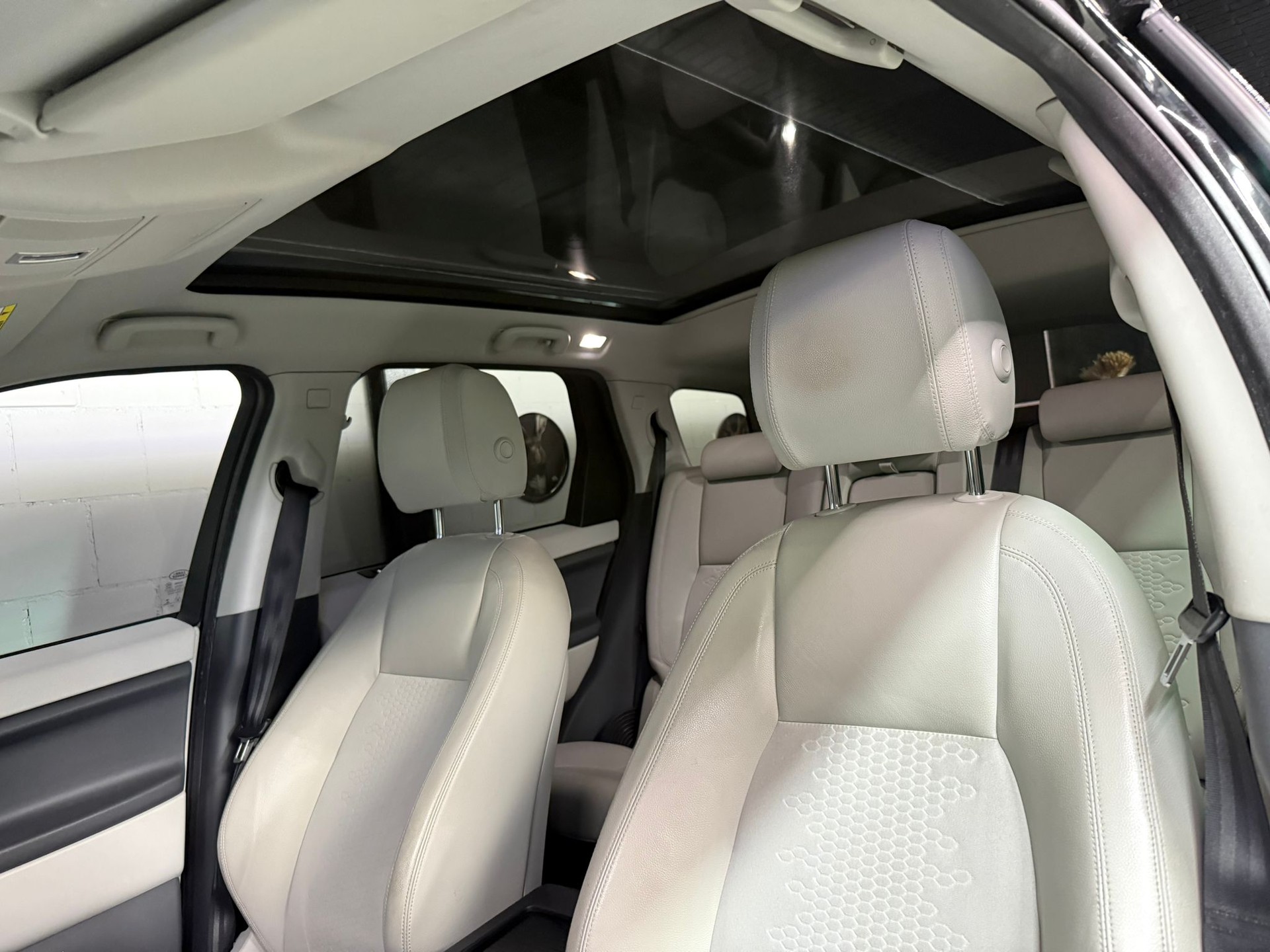 LAND ROVER Discovery Sport 2.0 TD4 HSE AT9-image-11