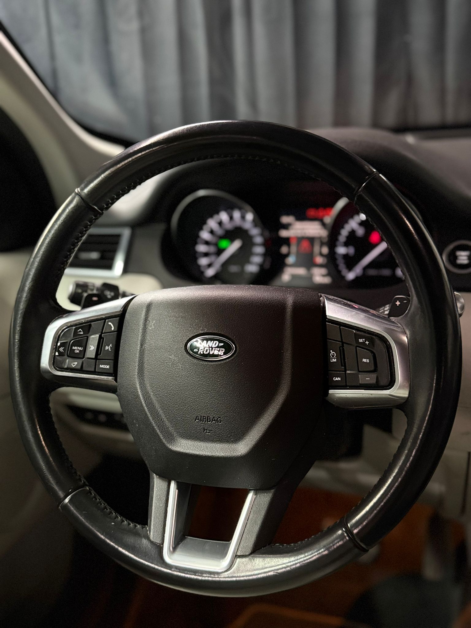 LAND ROVER Discovery Sport 2.0 TD4 HSE AT9-image-16