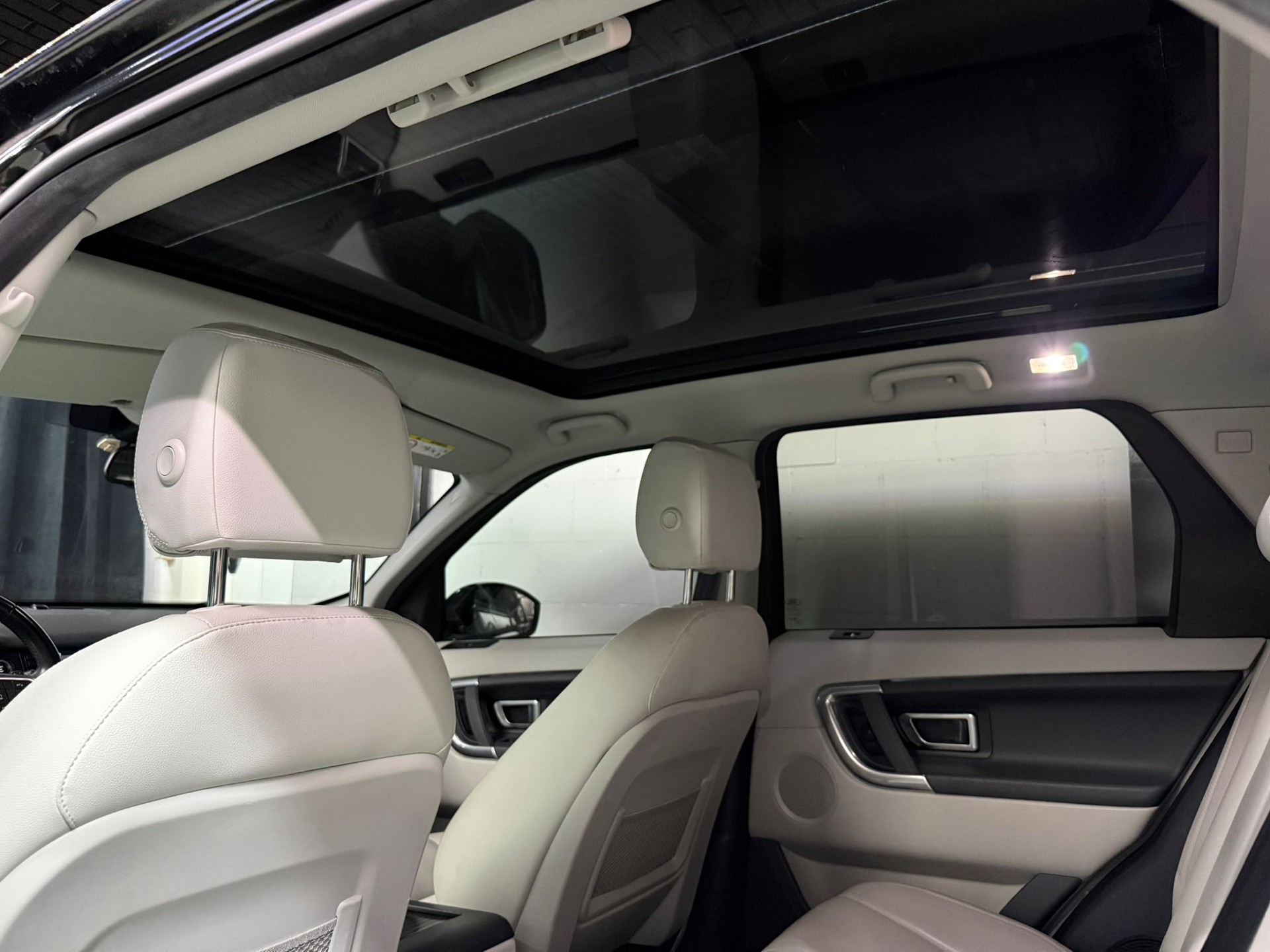 LAND ROVER Discovery Sport 2.0 TD4 HSE AT9-image-13